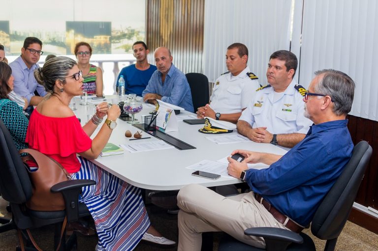 Comandante da Capitania dos Portos visita a Semict e participa de reunião com barqueiros da Orla Pôr do Sol