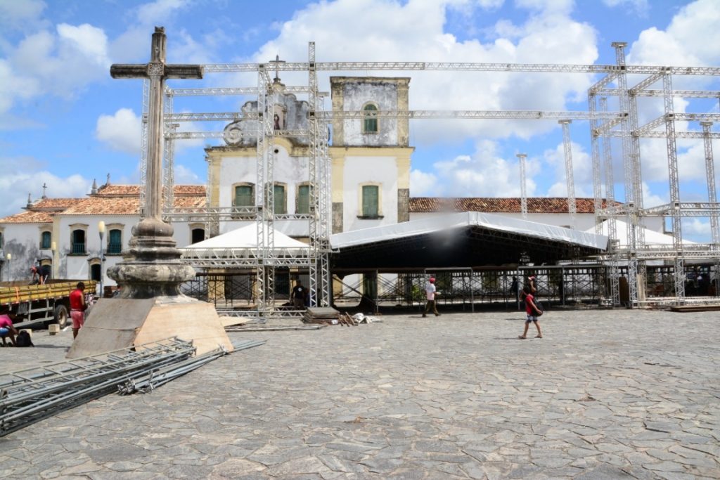 Especial FASC 2018: Montagens das estruturas da festa estão à todo vapor