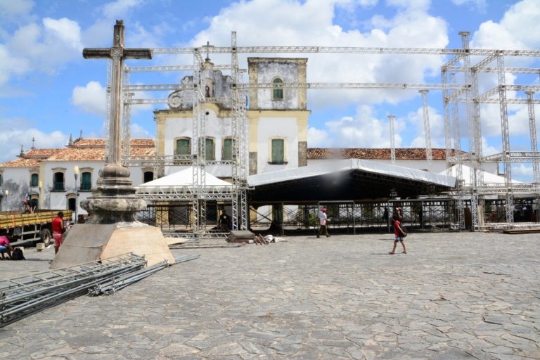 Especial FASC 2018: Montagens das estruturas da festa estão à todo vapor