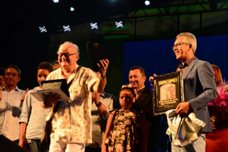 Prefeito Marcos Santana abre oficialmente o FASC 2018 homenageando personalidades locais
