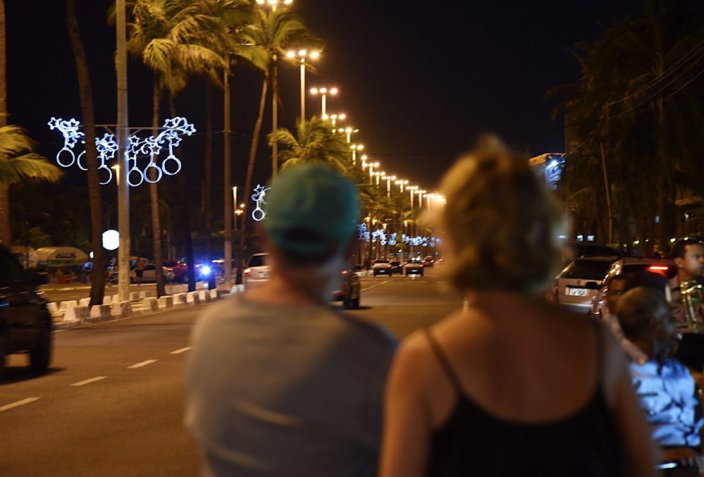 Edvaldo acende as luzes do Natal Iluminado da Orla