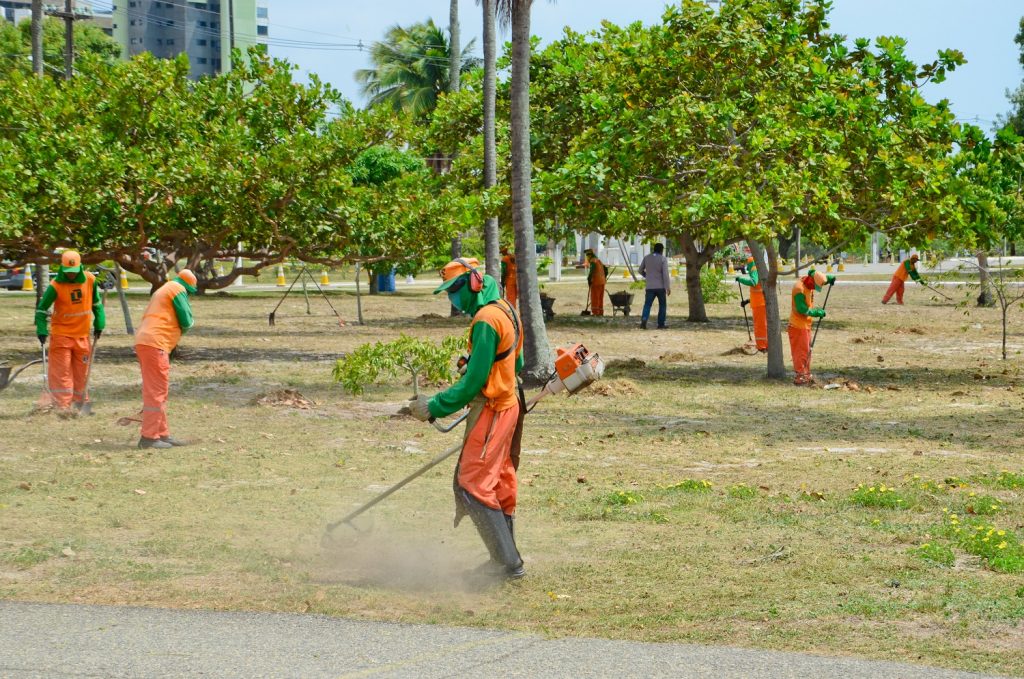 Emsurb mobiliza equipes para mutirão no Parque da Sementeira