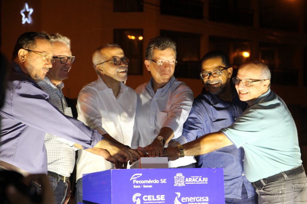 Natal Iluminado: Fecomércio inaugura ornamentação da Orla da Atalaia