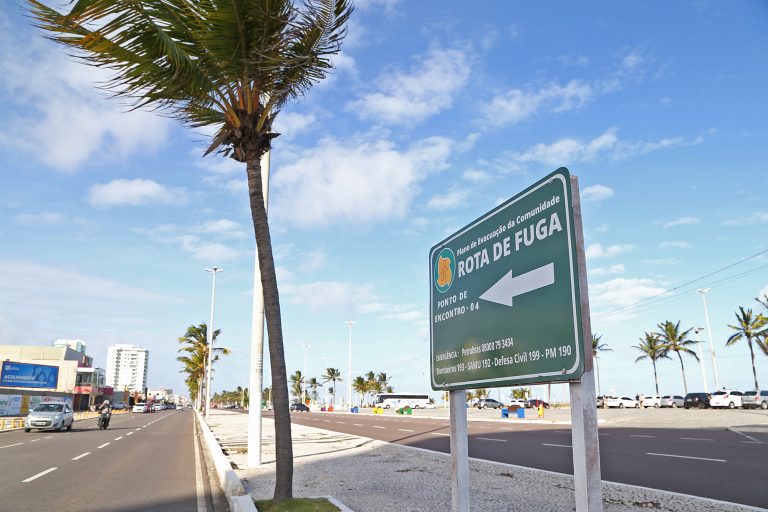Placas de Evacuação orientam a população sobre área de risco na Zona de Expansão