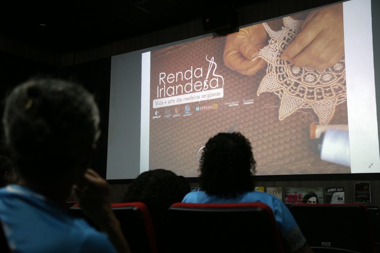 Prefeitura de Aracaju lança em parceria com IPHAN documentário sobre Modo de fazer Renda Irlandesa