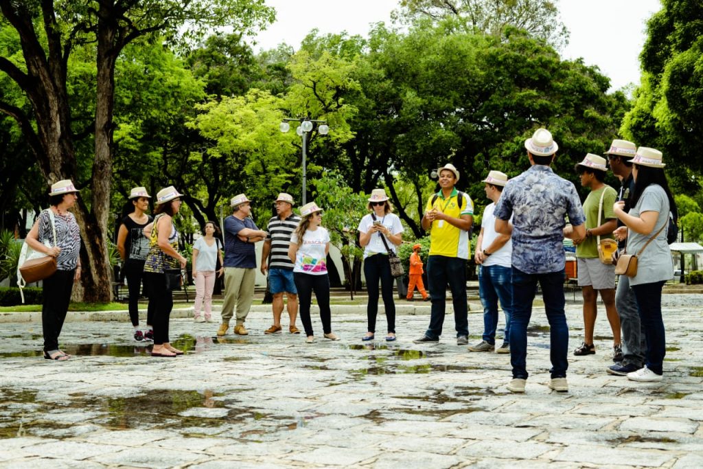 Prefeitura realiza caminhada pelo Centro Histórico em comemoração aos 164 anos de Aracaju