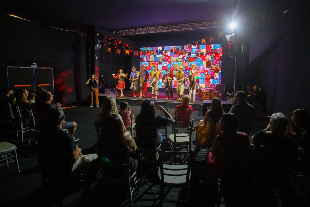 Sergipanos e turistas aprovam novidade do Teatro na Vila do Forró 2025 