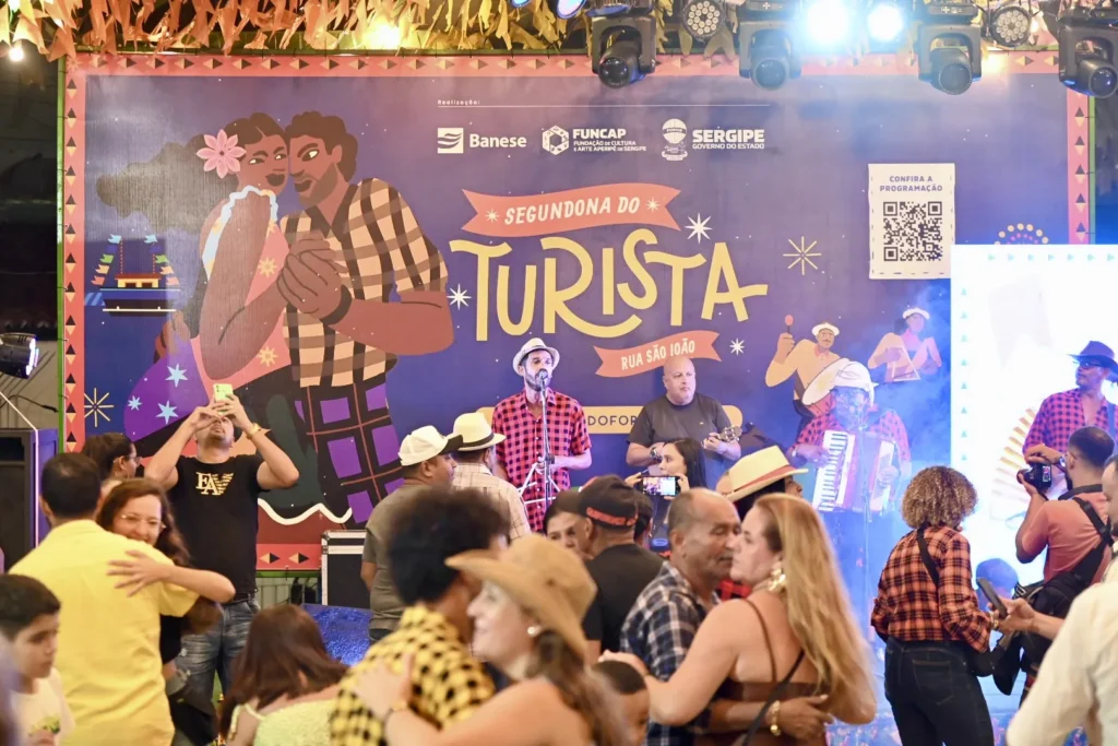 Segundona do Turista encanta sergipanos e turistas com apresentação de quadrilha junina e trios de forró pé de serra