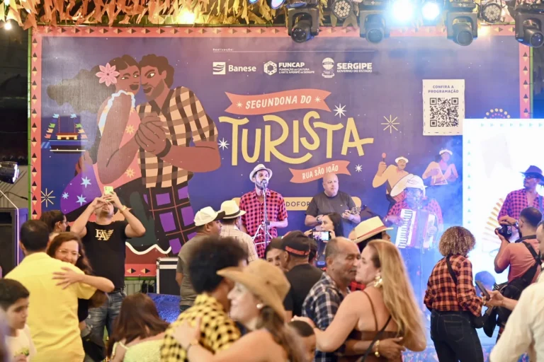 Segundona do Turista encanta sergipanos e turistas com apresentação de quadrilha junina e trios de forró pé de serra