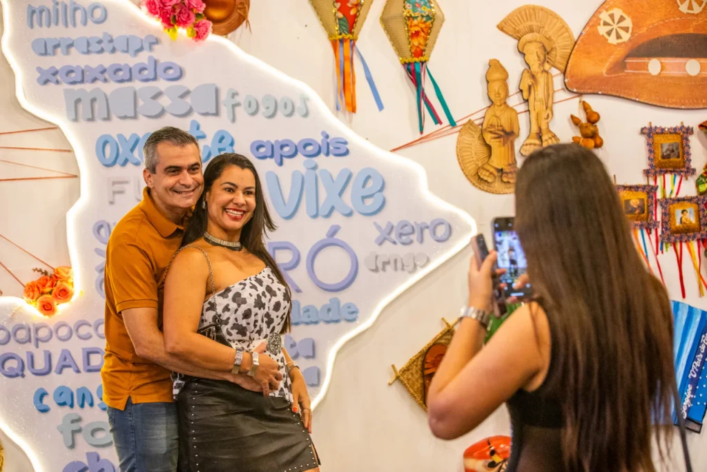 Arraiá do Povo e Vila do Forró são ideais para curtir o Dia dos Namorados
