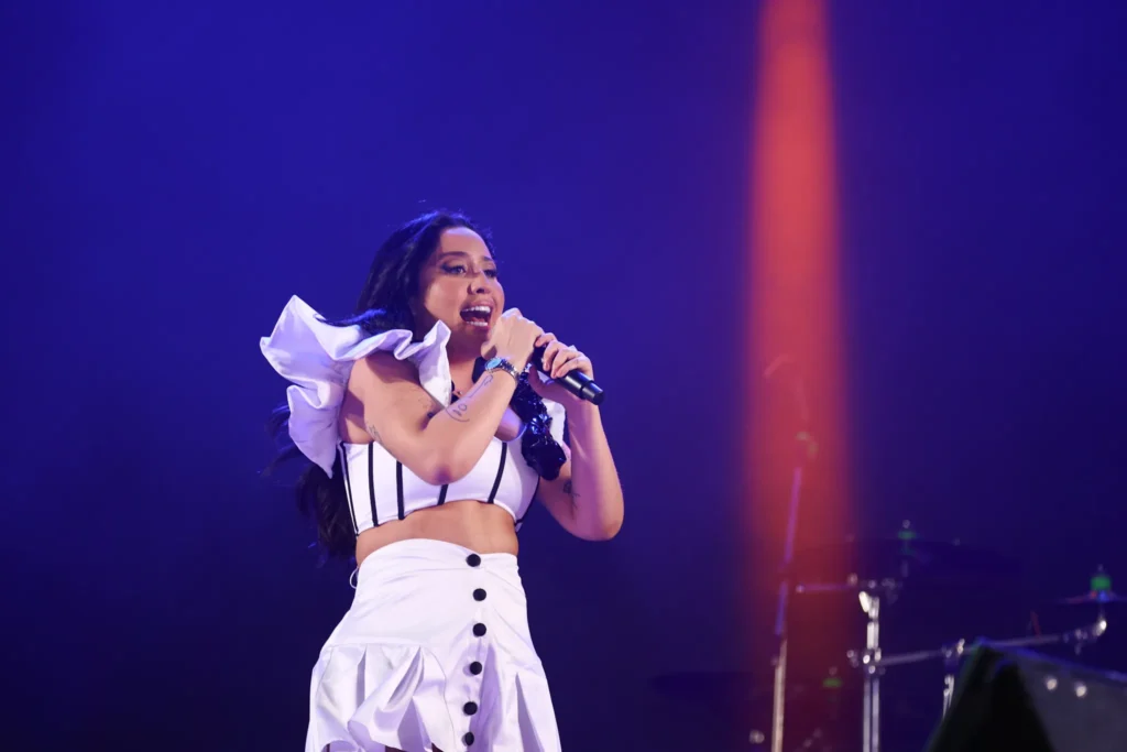 Arraiá do Povo terá show de Mari Fernandez em noite de artistas femininas nesta quinta-feira, 12, no Arraiá do Povo