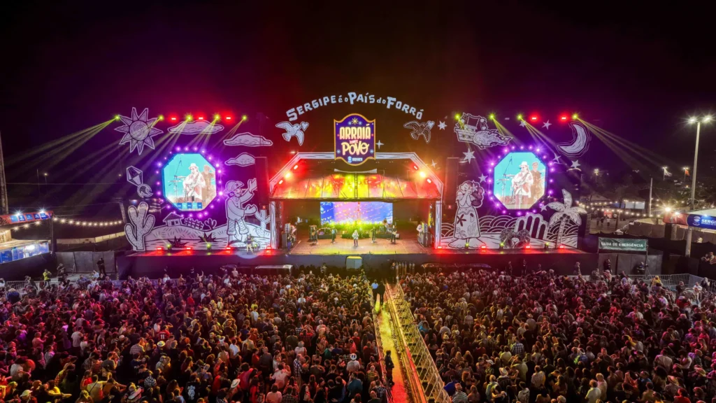Artistas consagrados do forró animam público no Arraiá do Povo com clássicos da música