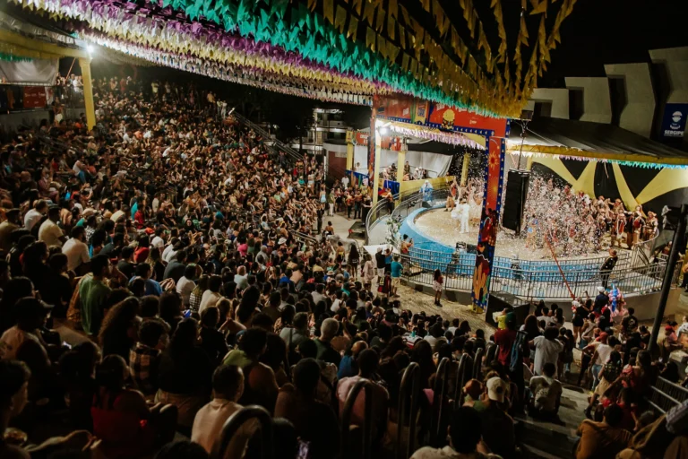 Inclusão para comunidade surda marca apresentações do Concurso de Quadrilhas Arranca Unha 