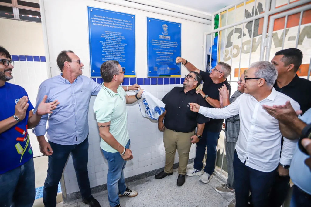 “Nós não fazemos educação só com obras, mas também com pessoas”, afirma Fábio Mitidieri durante entrega de escola em Santana do São Francisco