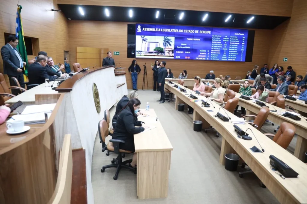 Projeto do Governo que reduz interstício de promoção na PM e amplia vagas para oficiais é aprovado na Alese