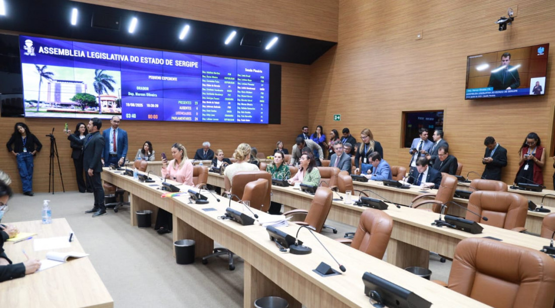 Governo de Sergipe confirma reajuste de 10% para 18,3 mil servidores dos PCCVs - Imagem do artigo original