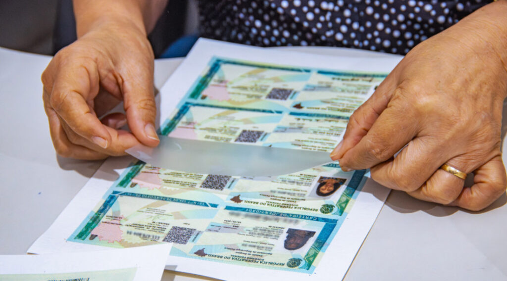 Sergipe oferece atendimento exclusivo para emissão da nova carteira de identidade a mulheres na próxima terça, 26
