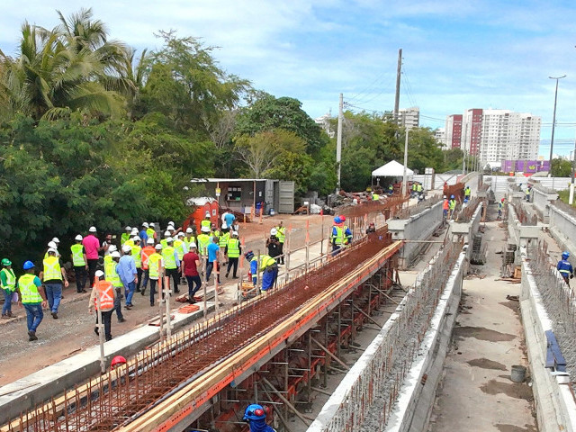 Deputados estaduais acompanham avanço das obras do Complexo Viário Senadora Maria do Carmo Nascimento Alves