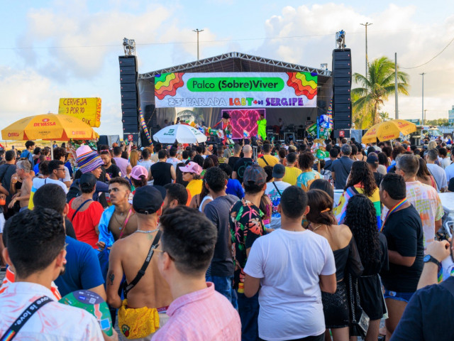 Parada LGBT+ de Sergipe realiza 24ª edição na Orla da Atalaia com Karol Conká e artistas locais