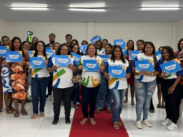 Governo entrega 122 certificados do Qualifica Sergipe em Areia Branca e Ribeirópolis