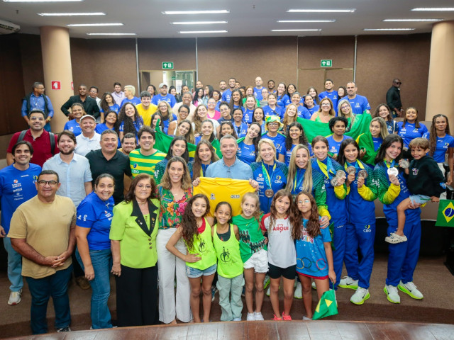 Governador recepciona vice-campeãs do Mundial de Ginástica Rítmica no Palácio dos Despachos