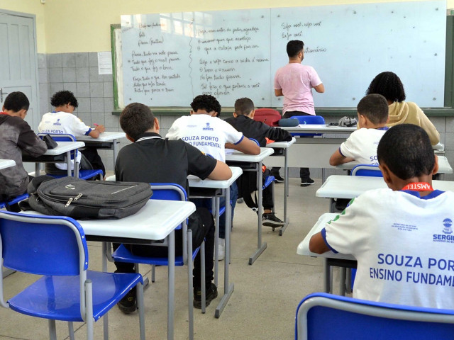 Assembleia aprova repasse de R$ 136 milhões do Fundef a professores da rede estadual