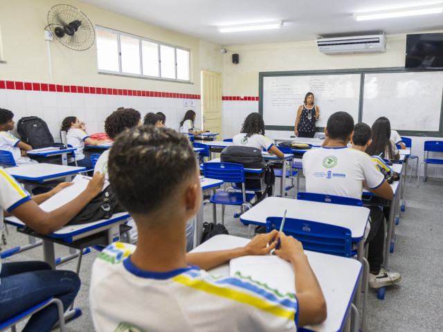 Governo de Sergipe libera concurso público para professores da rede estadual
