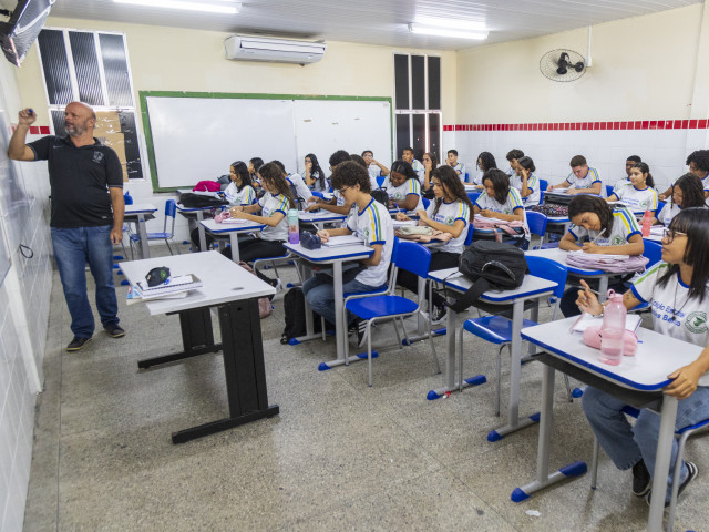 Sergipe registra queda histórica na diferença idade-série no ensino básico