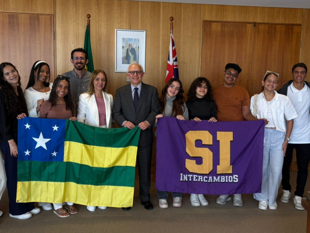 Estudantes sergipanos em intercâmbio são recebidos pelo embaixador do Brasil na Austrália