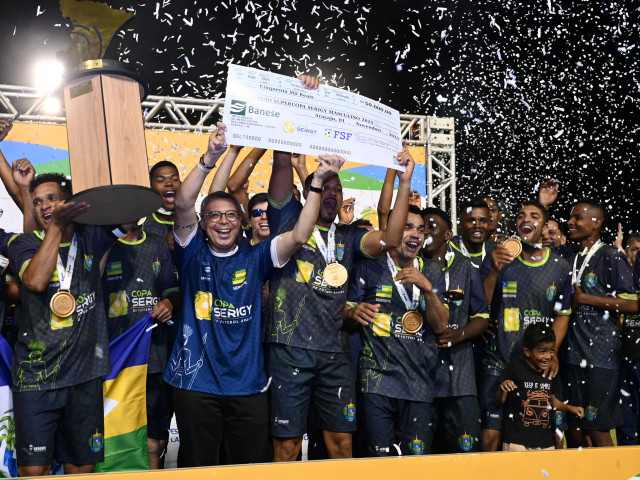 Capela e Aracaju levantam a taça da Supercopa Serigy de Futebol Amador