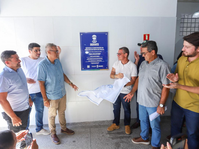 Governo de Sergipe entrega novo Mercado de Porto da Folha e ambulância para o município