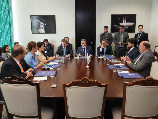 Mitidieri apresenta projetos prioritários de Sergipe à bancada federal em Brasília