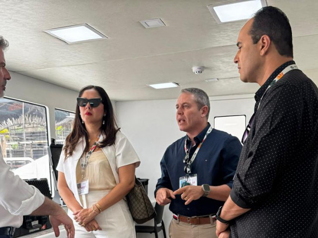 Representantes de Sergipe visitam embarcação Uiara durante agendas da COP30