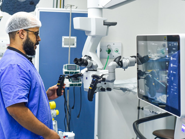 Hospital de Urgências de Sergipe recebe microscópio cirúrgico de última geração