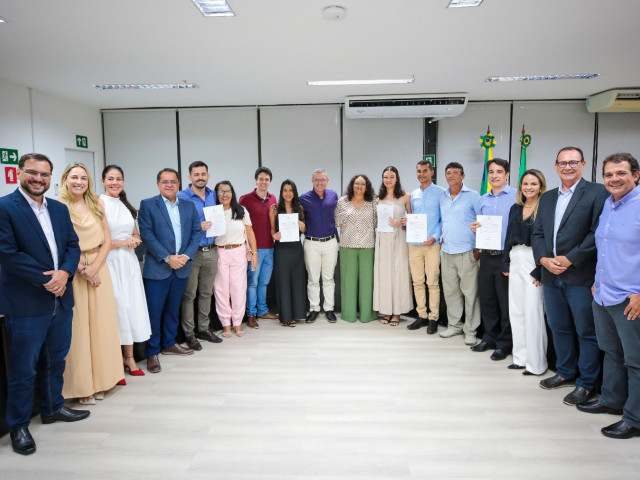 Governador empossa primeiros servidores concursados da Agrese em Sergipe
