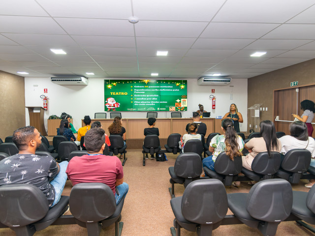 Monitores da Vila do Natal Iluminado 2025 recebem orientações de atendimento inclusivo em Sergipe