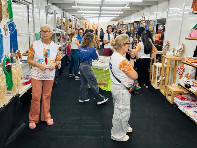 Vila do Natal Iluminado estreia nova edição na Orla da Atalaia e impulsiona renda de artesãos e pequenos negócios