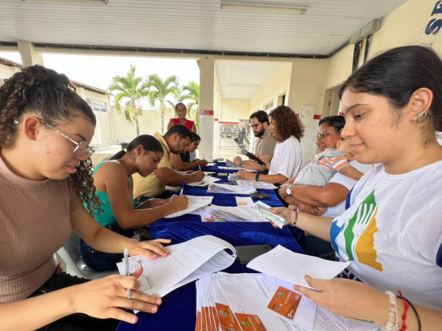 Mão Amiga Bacia Leiteira entrega cartões a 216 novas famílias de Canindé e Poço Redondo