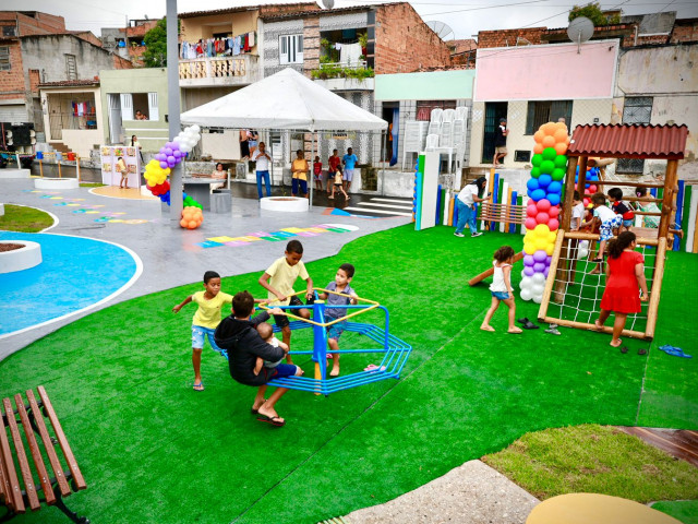 Programa Crescer Brincando leva 20 brinquedopraças a municípios sergipanos