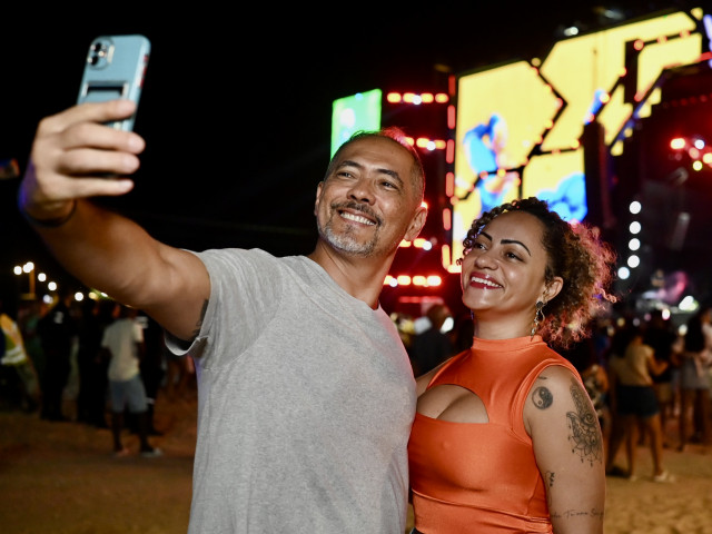 Verão Sergipe 2026 atrai visitantes de vários estados à Orla da Atalaia
