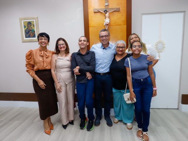 Estudante da rede estadual é recebido por Fábio Mitidieri após conquistar 1º lugar em Relações Internacionais na UFS