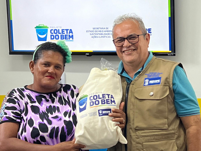 Catadores recebem EPIs e reforçam coleta seletiva no Verão Sergipe, na Praia da Caueira