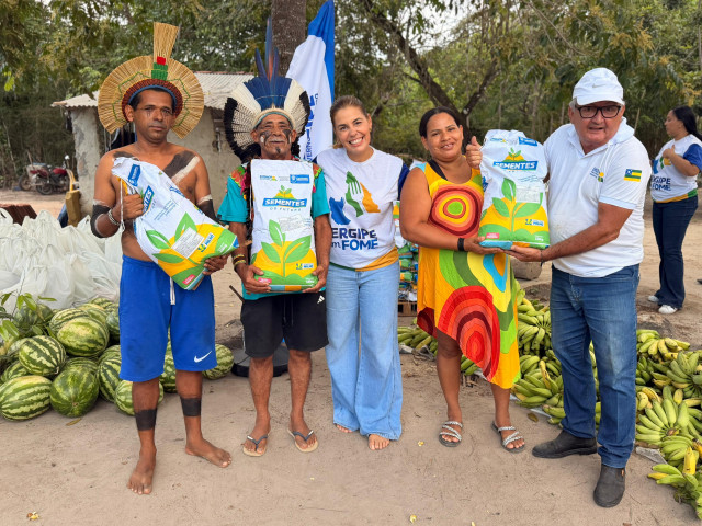 Governo de Sergipe entrega 5,5 t de alimentos a famílias indígenas Fulkaxó em Pacatuba