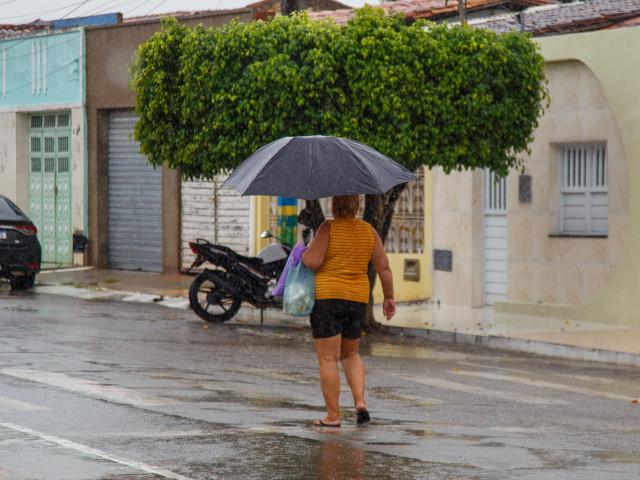 Interior de Sergipe registra mais de 80 mm de chuva e alerta segue até a noite de sábado