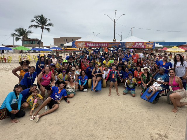 Banho assistido garante lazer inclusivo na Praia do Abaís durante o Verão Sergipe 2026
