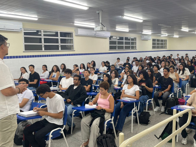 Mais de 4 mil estudantes iniciam curso Pré-Universitário do Governo de Sergipe