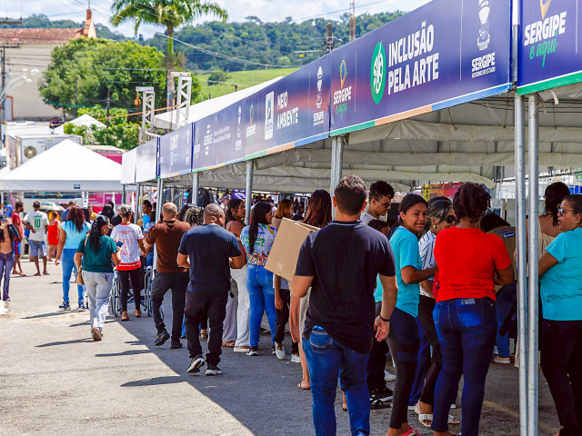 “Sergipe é aqui” leva mais de 160 serviços a Santa Luzia do Itanhy e anuncia novos investimentos