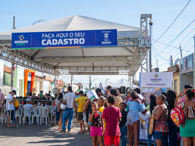 Programa “Sergipe é aqui” leva mais de 160 serviços a moradores de Japoatã
