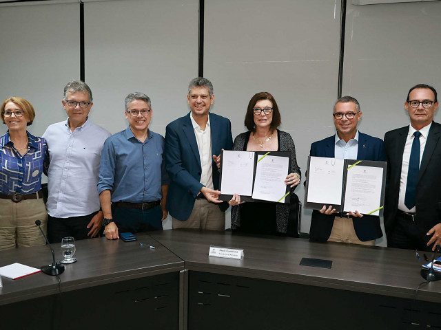 Sergipe e Petrobras firmam protocolo para venda antecipada de gás do projeto Águas Profundas