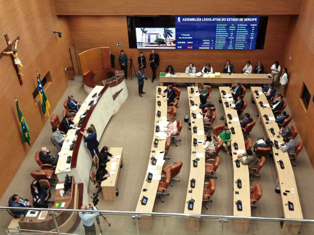Assembleia aprova reajuste de até 7% para 66 mil servidores estaduais em Sergipe